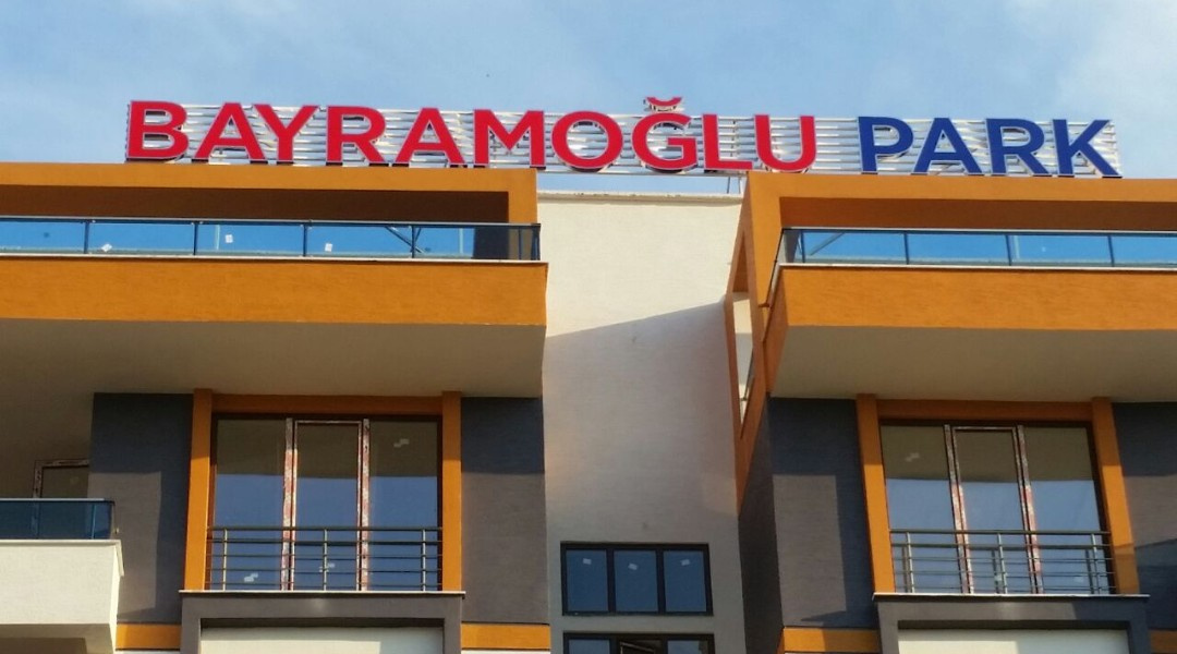 Bayramoğlu Park - Çatı Tabelası