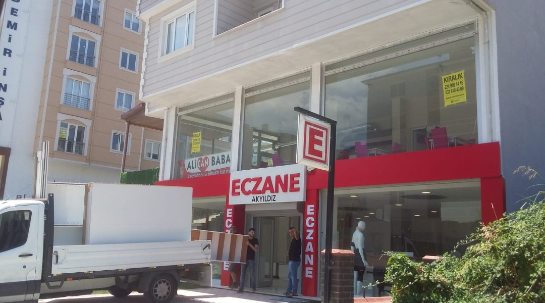 Eczane Akyıldız - Pleksi Harf Tabela