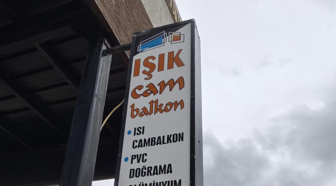 Işık Cam Balkon - Polikarbon Tabela