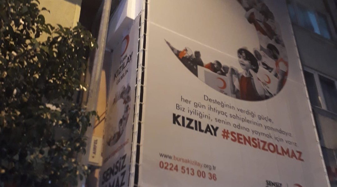 Kızılay - Vinil Mesh Germe Afiş