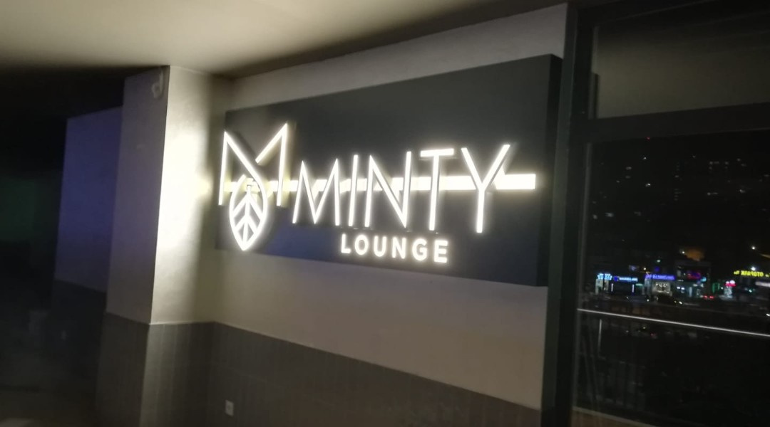 Minty Lounge - Işıklı Tabela