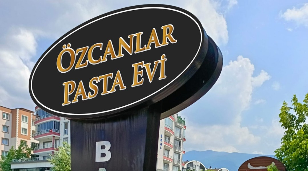 Özcanlar Pasta Evi - Totem Tabela