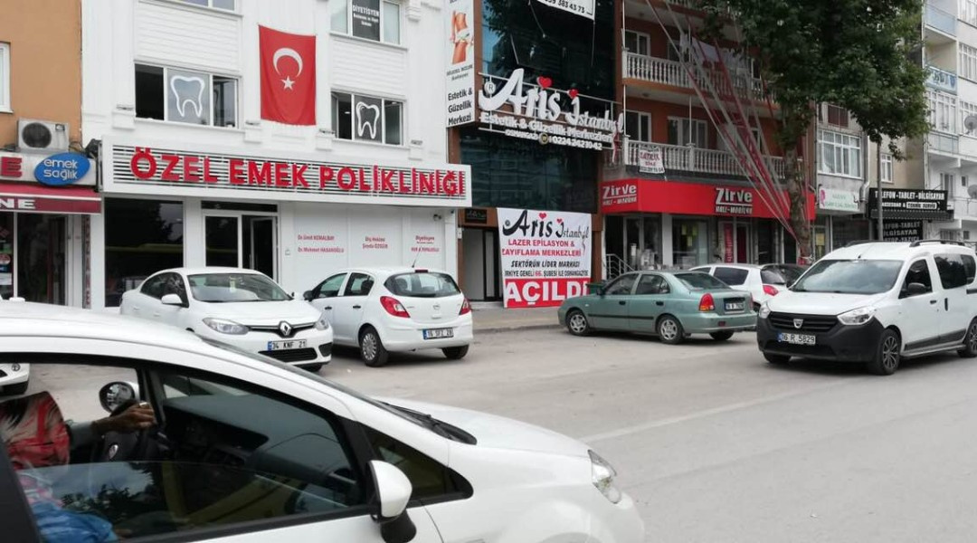 Özel Emek Polikliniği - Pleksi Kutu Tabela