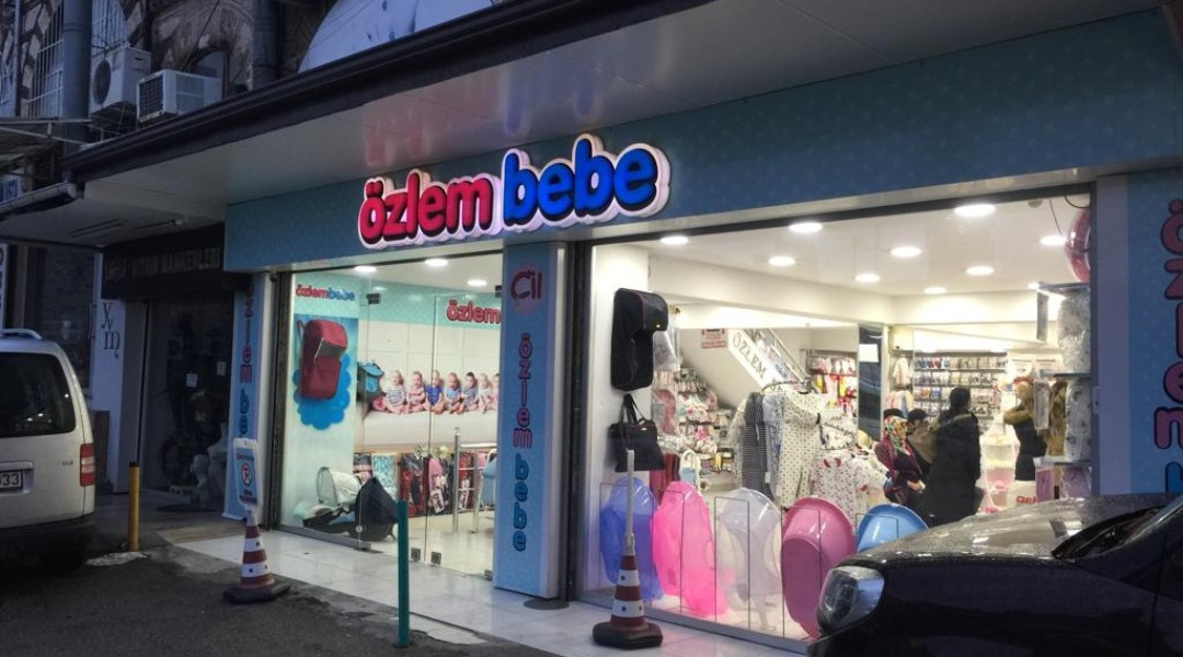 Özlem Bebe - Işıklı Tabela