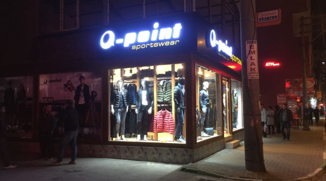 Q-Point Sport Wear - Işıklı Tabela