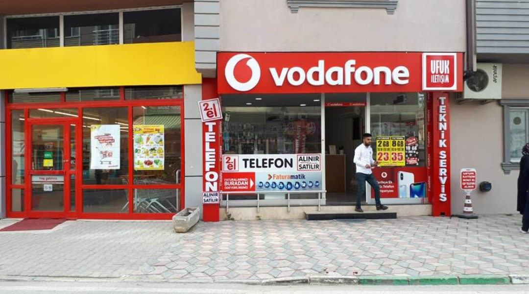 Vodafone - Pleksi Kutu Harf Tabela