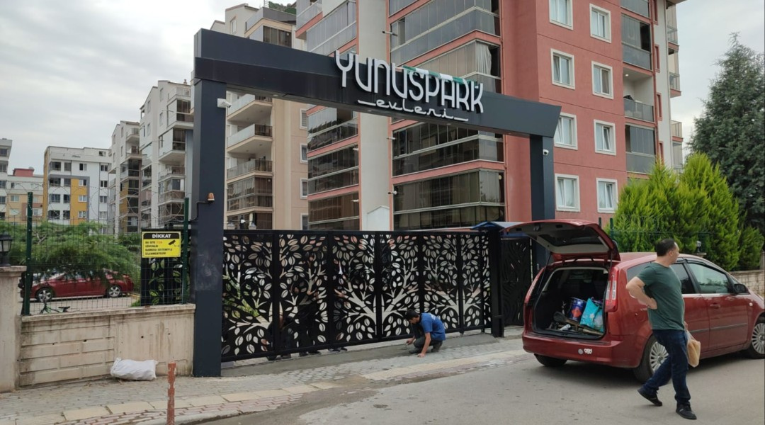 Yunuspark Evleri - Karşılama Tabelası