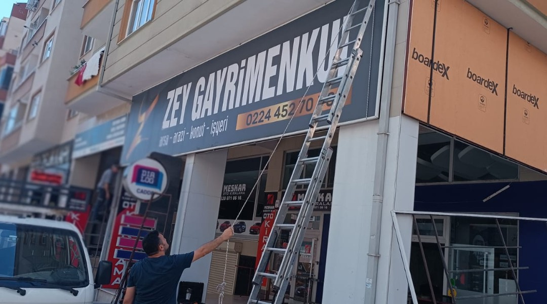 Zey Gayrimenkul - Vinil Mesh Germe Tabela